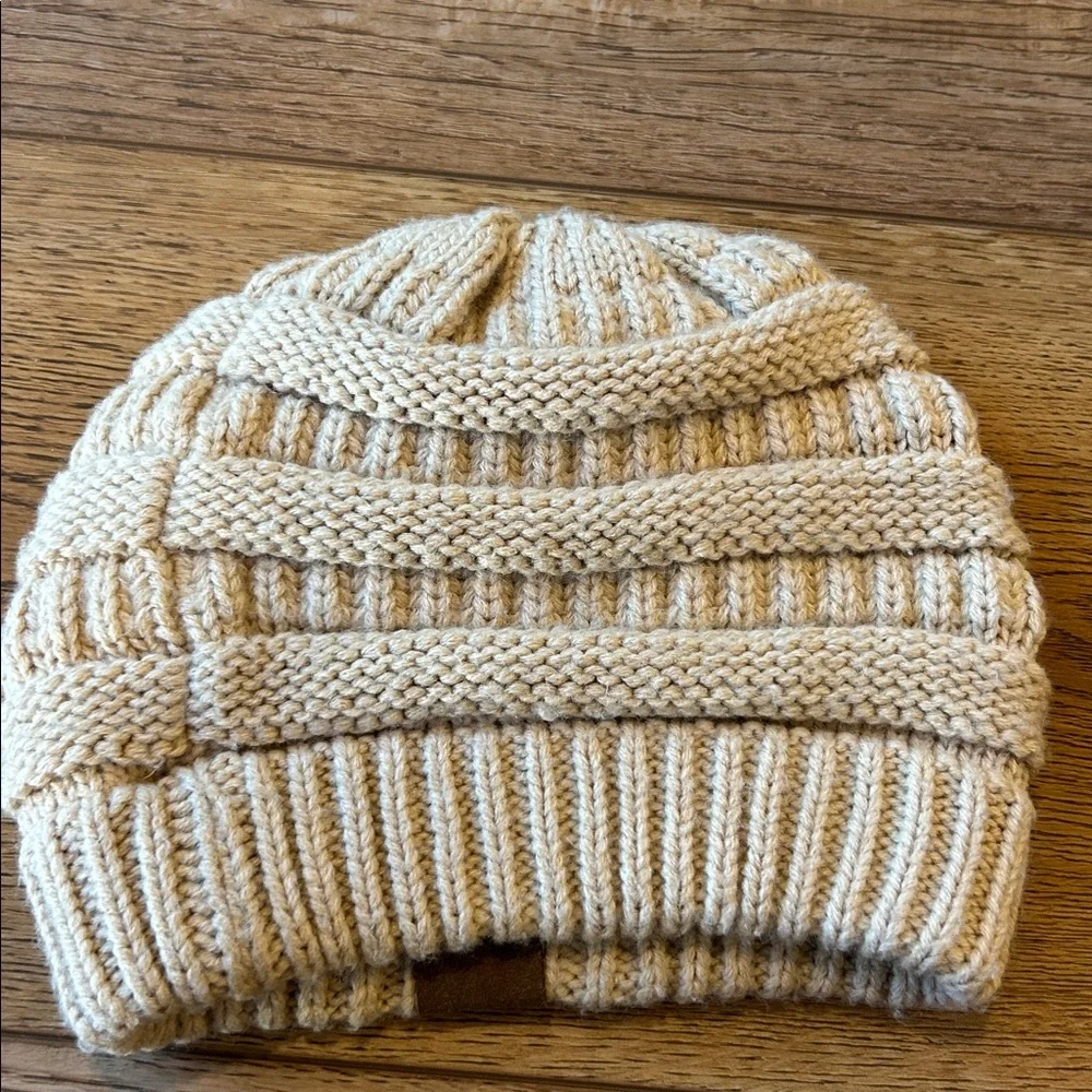 NWOT Lot of‎ 2 C.C Knit Beanies / Hat Black/ Tan One Size